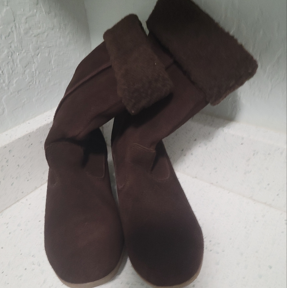 Lands' End Snow Boots.  Size 9.